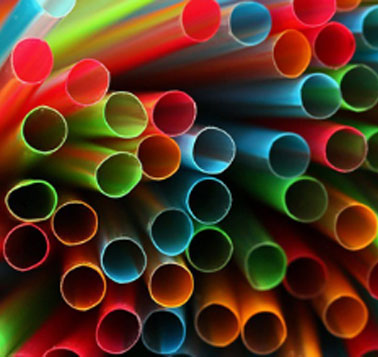 Spritzgießmaschinen werden auch Spritzgussmaschinen oder Einspritzmaschinen genannt